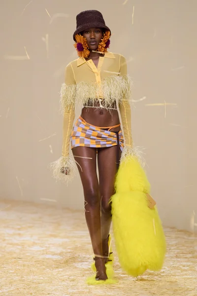 Look 13
